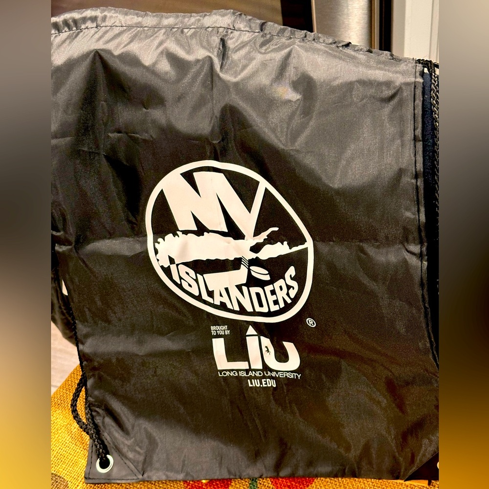 NWOT NY Islander LIU Lite Backpack